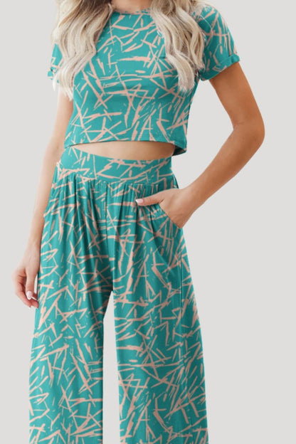 Chic Printed Tee and Pants Set - Kalizeh