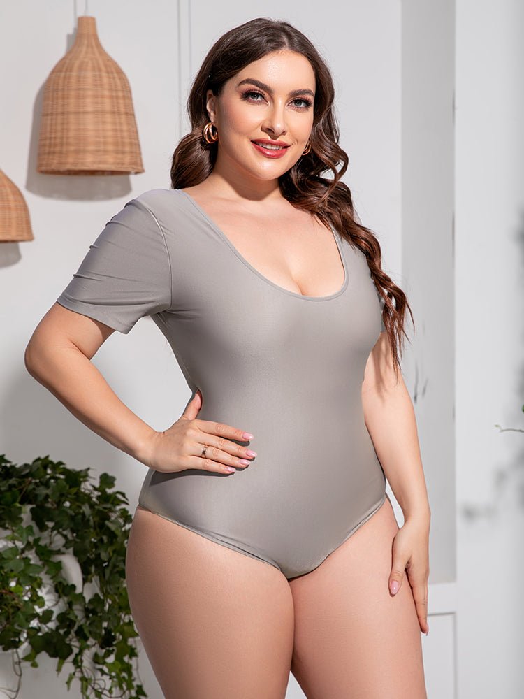 Plus Size Scoop Neck Short Sleeve Swimsuit - Kalizeh