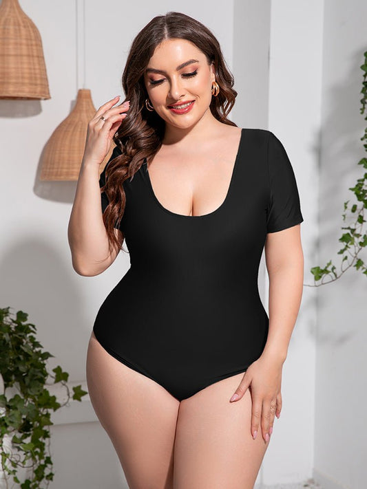 Plus Size Scoop Neck Short Sleeve Swimsuit - Kalizeh