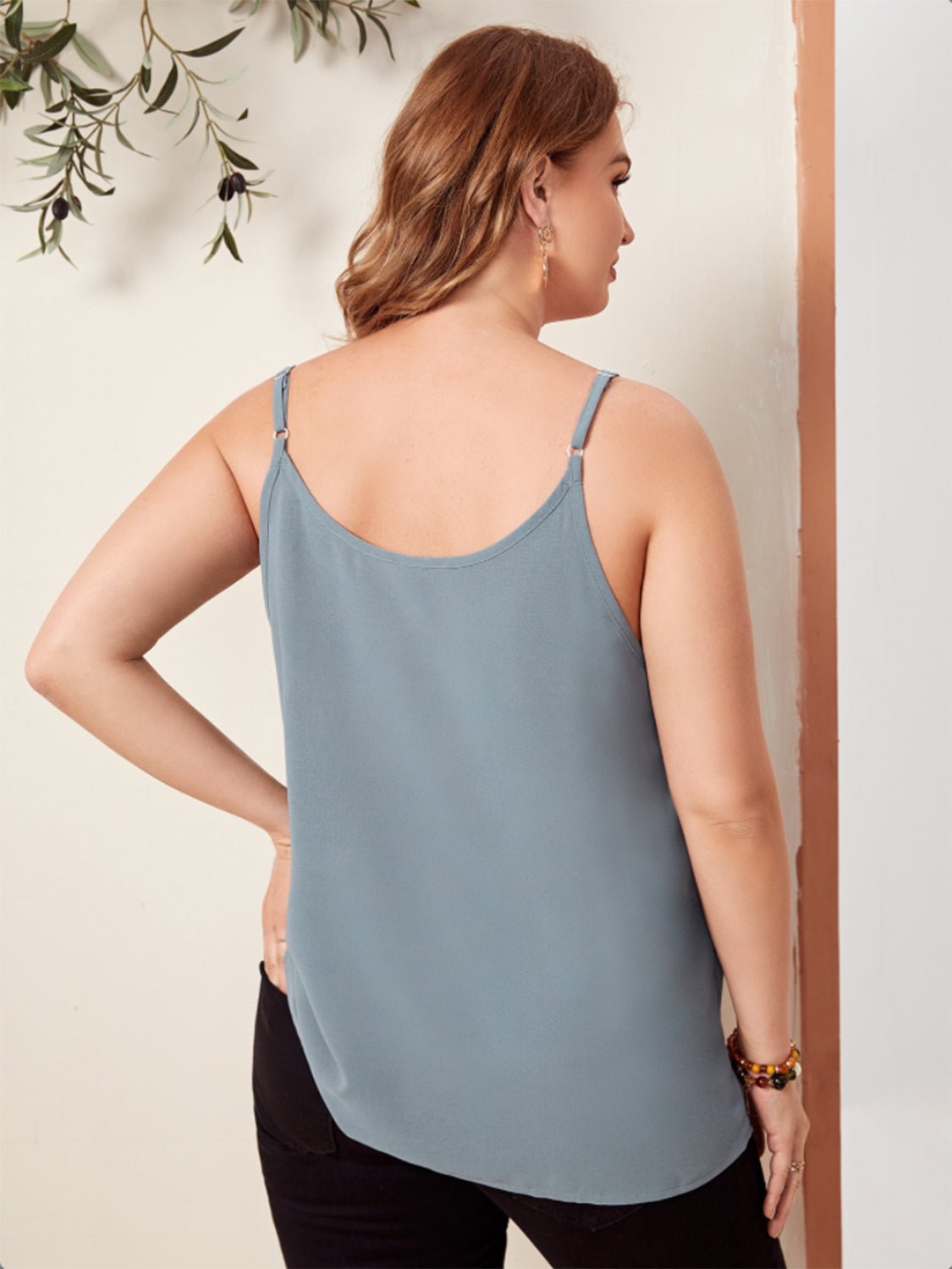 Plus Size Scoop Neck Tank Top - Kalizeh