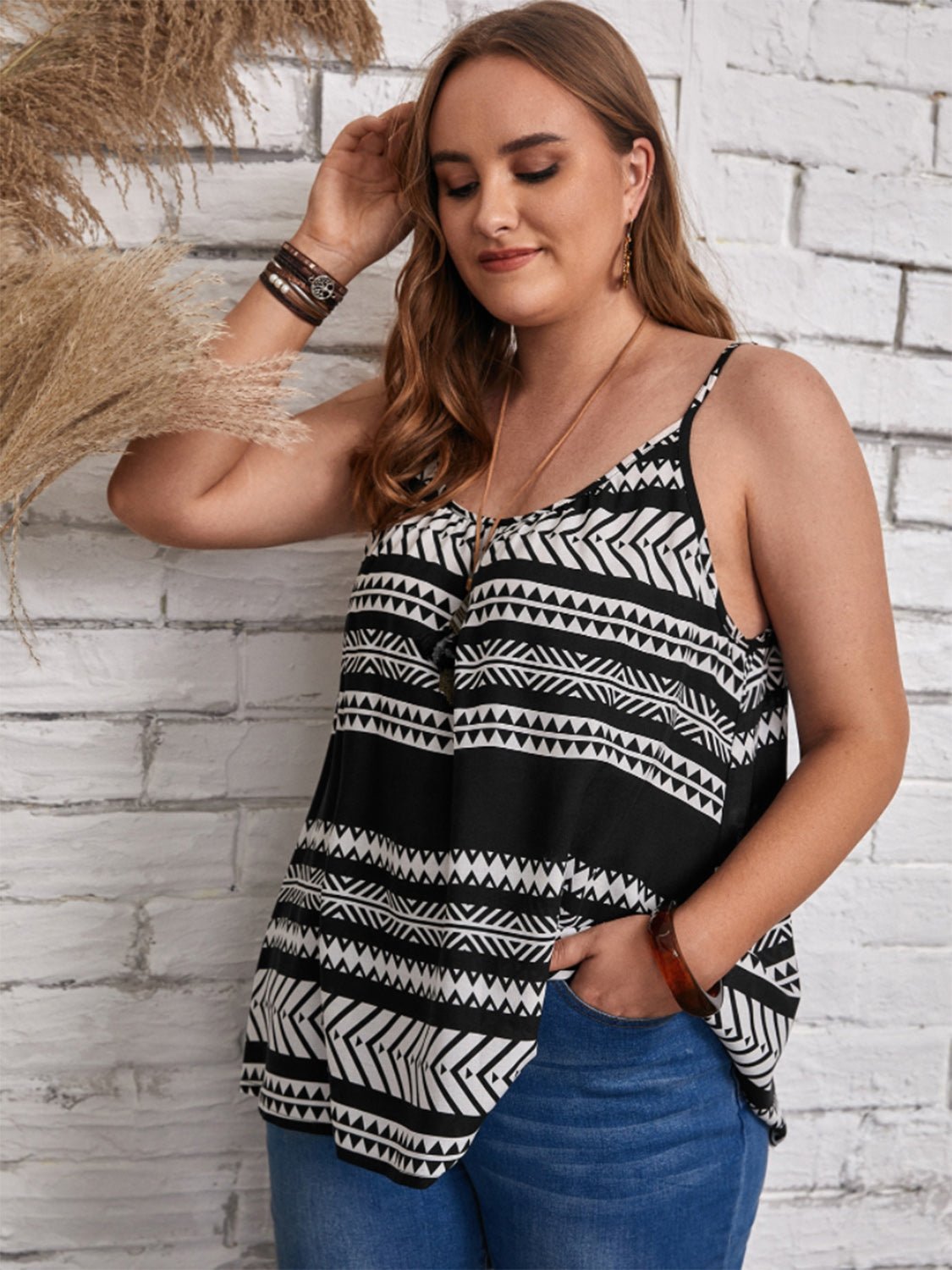 Plus Size Scoop Neck Tank Top - Kalizeh