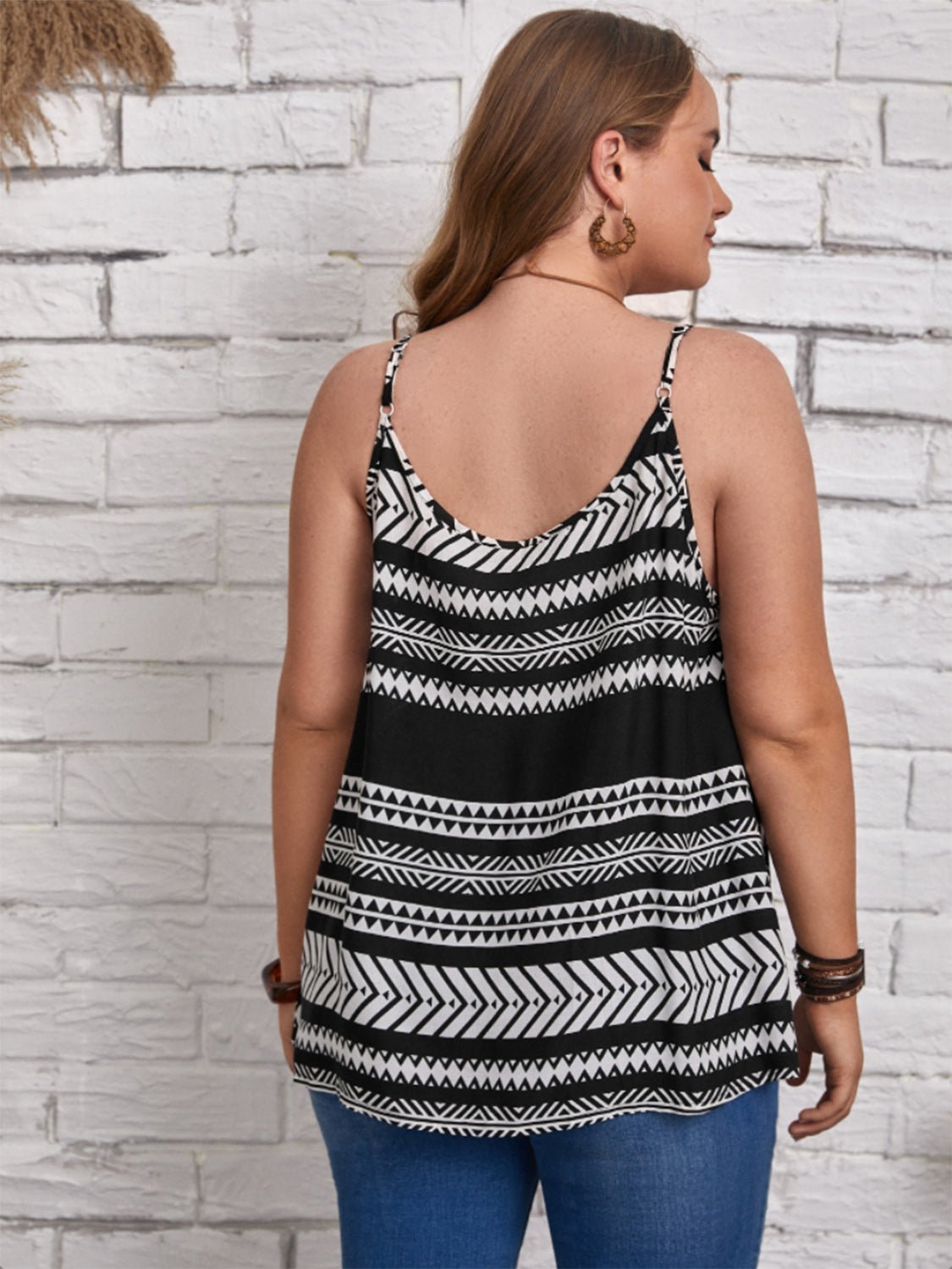 Plus Size Scoop Neck Tank Top - Kalizeh